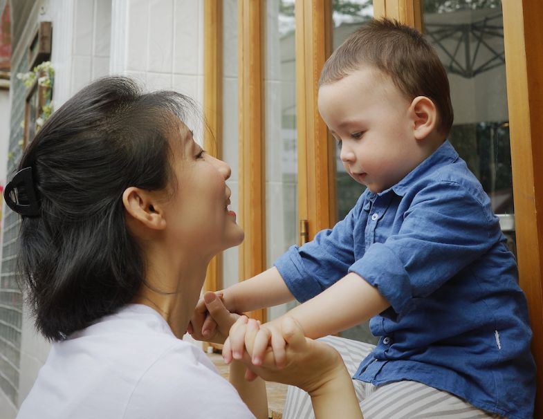 34岁女子花20万试管生娃,34岁女人花20万试管生下女儿