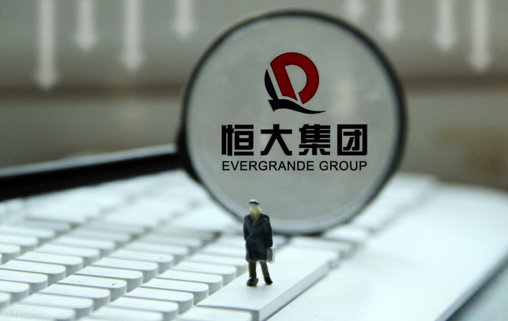 许家印又亏8000亿丝毫不慌,负债两万亿的许家印还能翻身吗