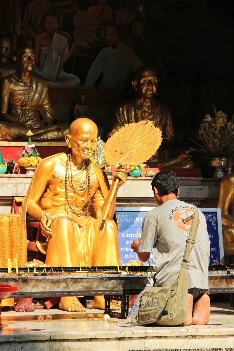 乘坐高铁出国游探秘老挝,自驾游老挝泰国新政策是什么呢