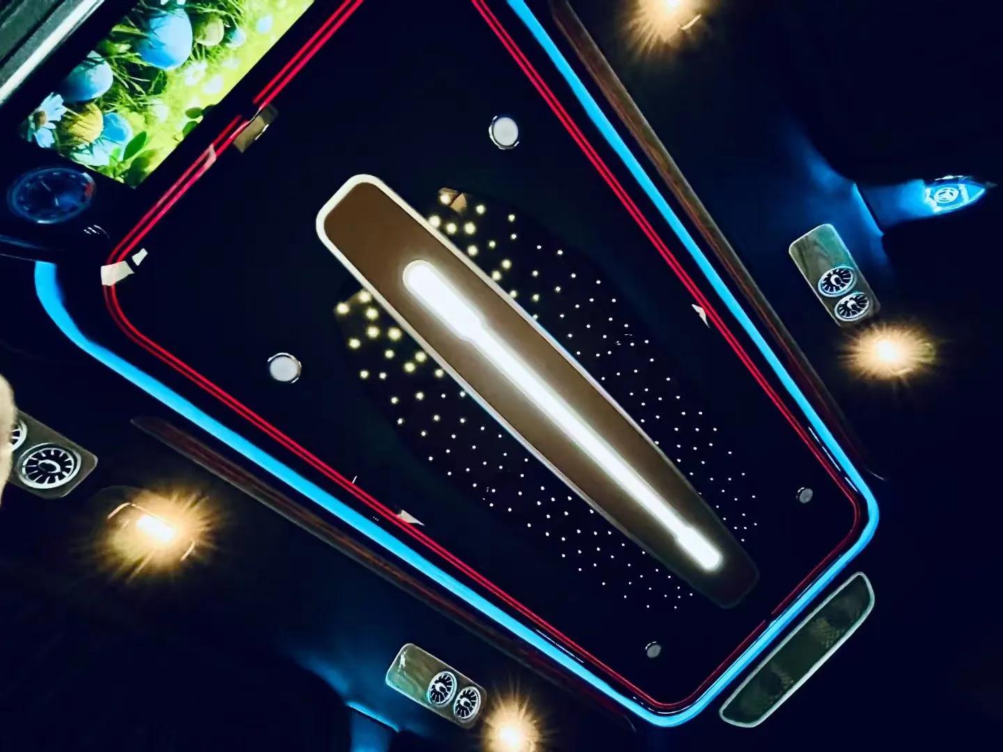 奔驰v260商务车和威霆区别,2015款奔驰威霆高顶商务车