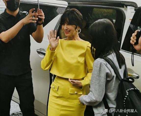 颈纹越来越多越来越显老怎么办,顽固又显老的颈纹