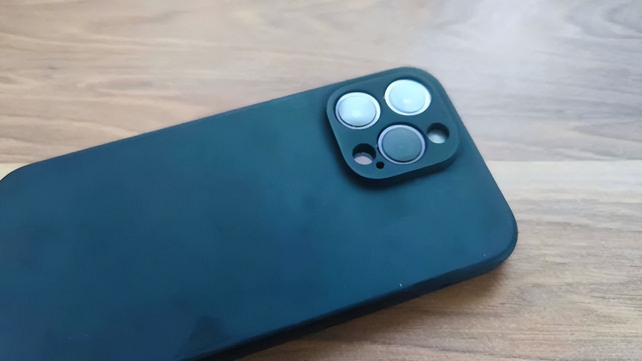 要不要高价买苹果14promax,花一万多买iphone14promax值得吗