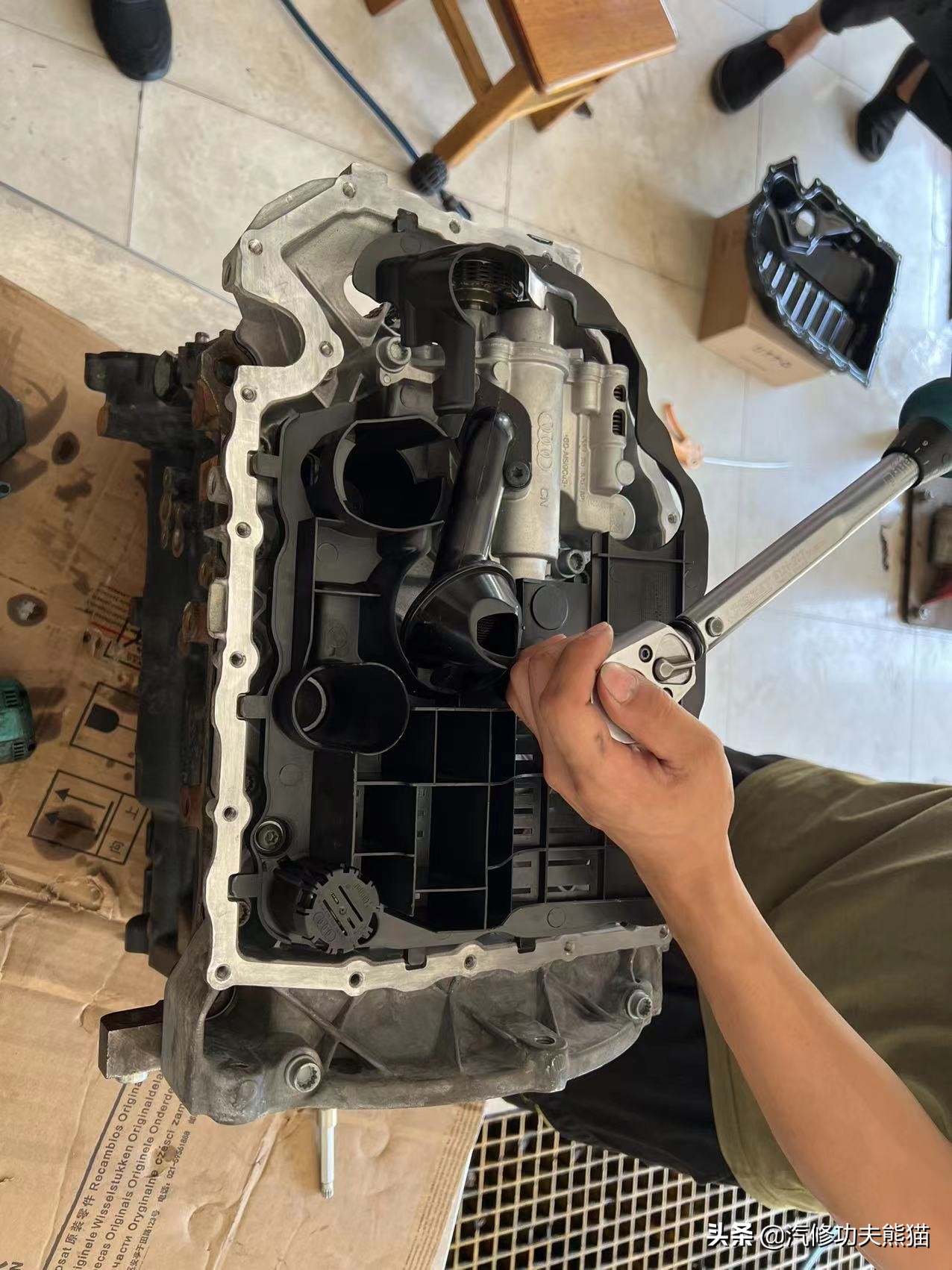 严谨的德国工人钣金修复,严谨的德国师傅修复事故车