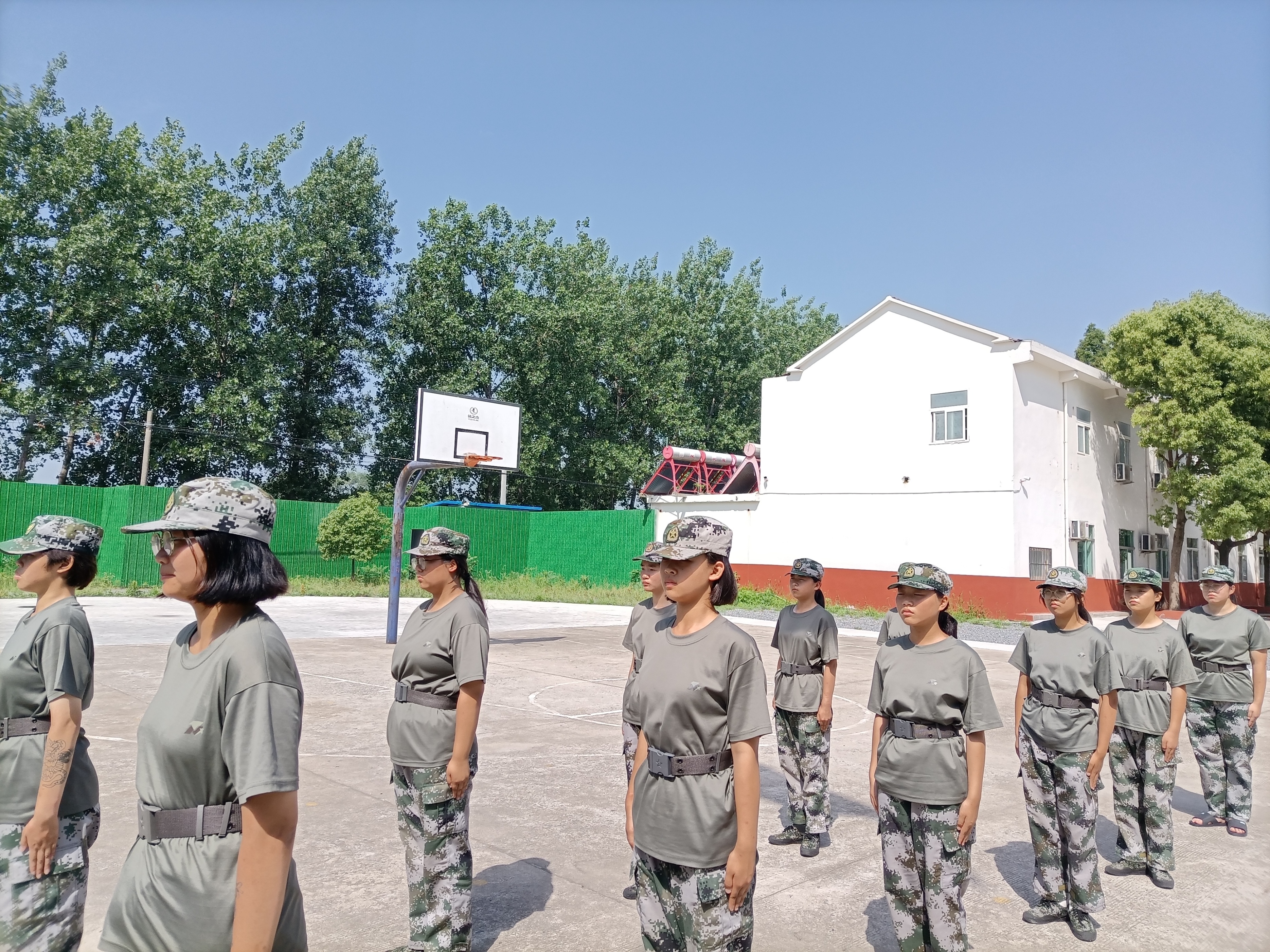 初中家长引导孩子正确对待早恋,发现孩子早恋教育孩子好好学习