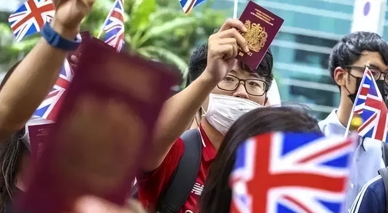 移英“黄丝”又遭暴击，英国放话嫌弃“低技术”移民，网友：BNO签证是个“阴毒”计划，五年后又被赶回香港