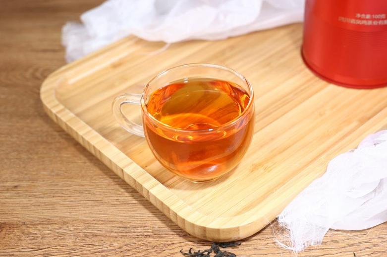 茶叶红茶和绿茶的区别在哪里,茶叶里红茶与绿茶有什么区别