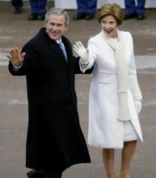 河南农村打工妹，28岁进白宫年薪百万