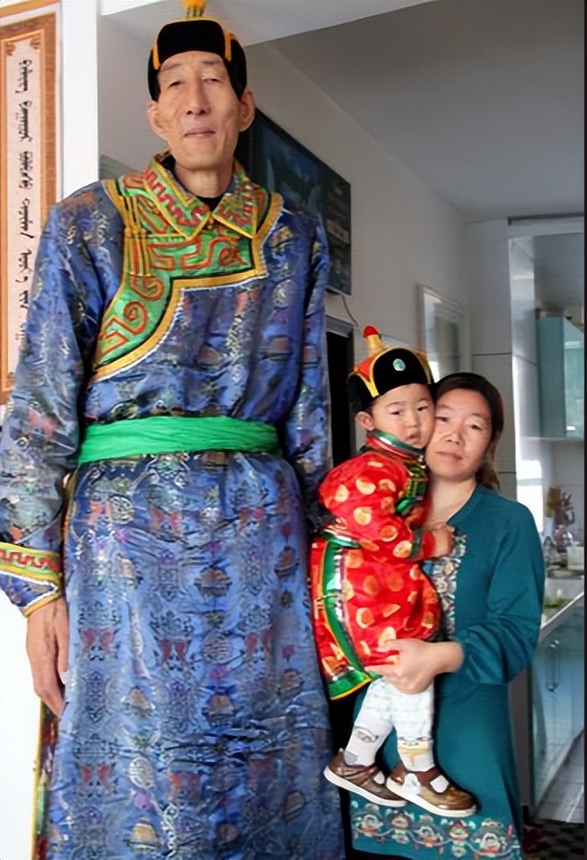 中国第一巨人鲍喜顺不听大夫劝告,中国第二巨人鲍喜顺身高