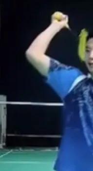 打羽毛球肩膀疼贴什么膏药,打羽毛球肩膀疼多久能恢复