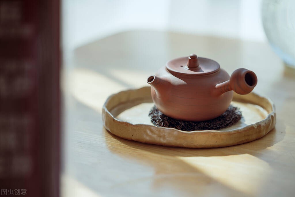 夏天喝茉莉花茶有什么好处,夏天喝茉莉花茶是绿茶的一种吗