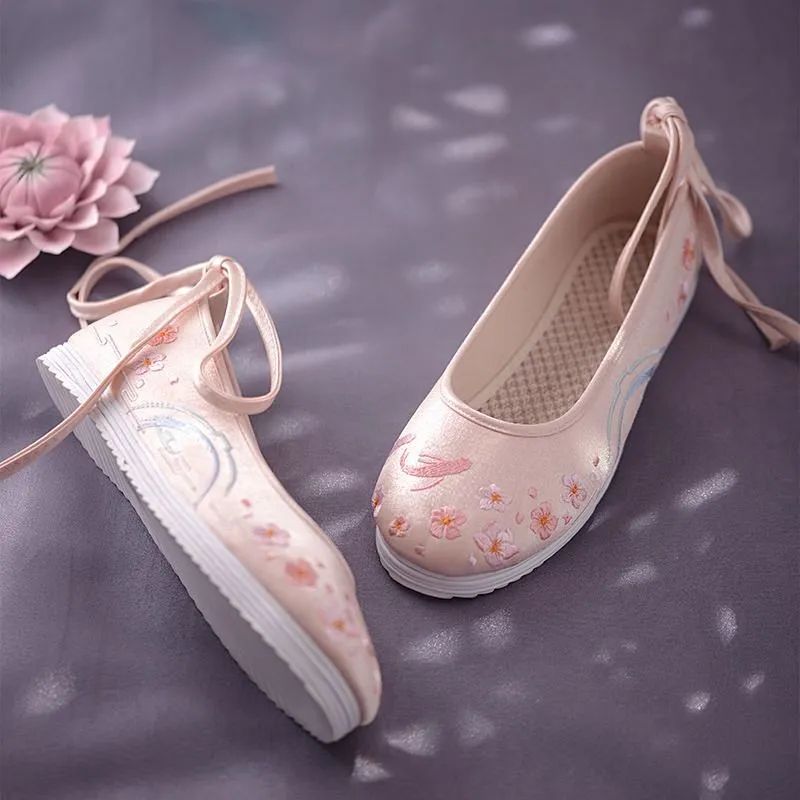 基本款必备鞋子有哪些款式,比较时髦的鞋