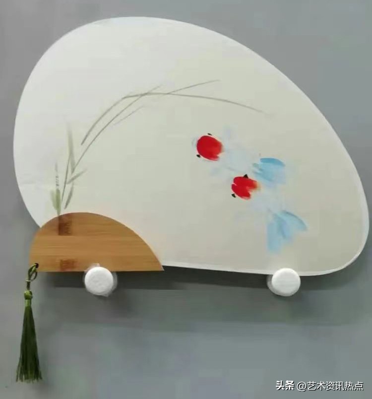 名家推荐|画家李维娜，惟妙惟肖婀娜多姿之芙蓉图