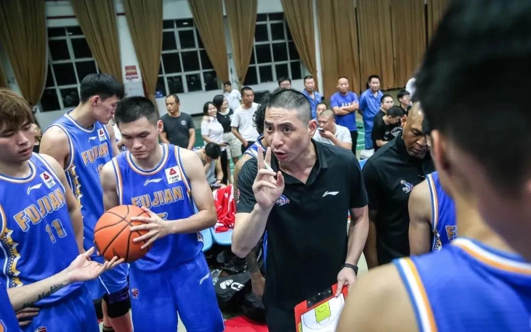 福建男篮惜败广东男篮,福建男篮惨遭北京逆转