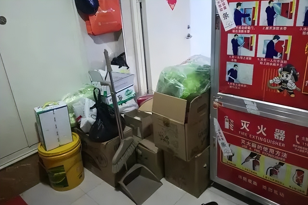 电表箱有电危险提醒图片,电表箱在柜子里面如何防火