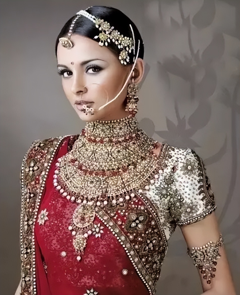 印度人为什么喜欢穿金戴银,印度人为什么要戴黄金首饰