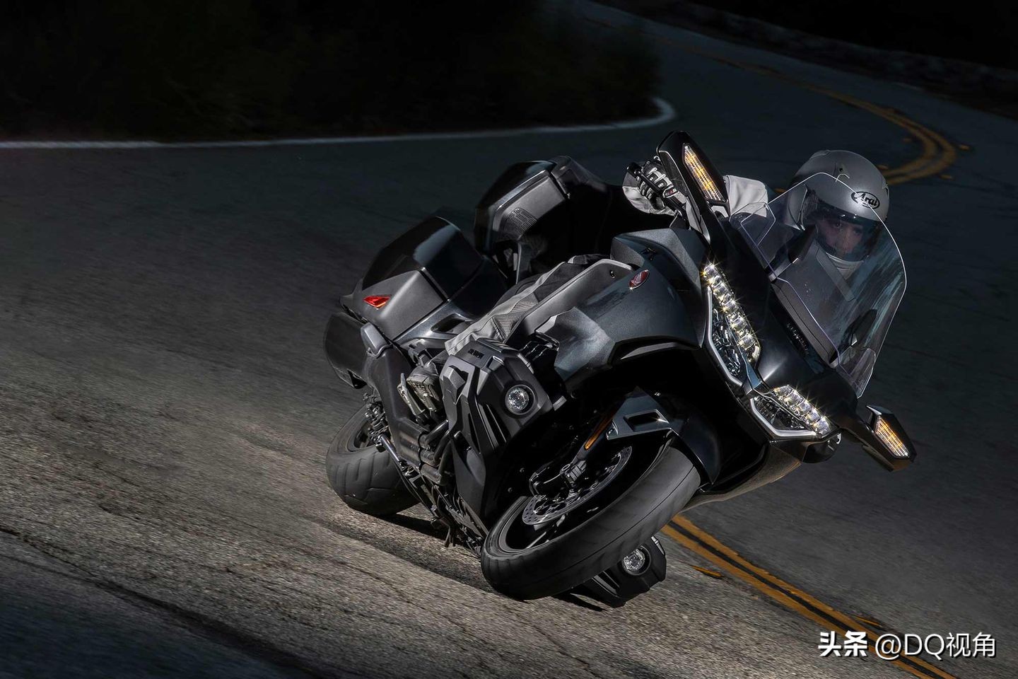 外媒评测2023年年度摩托车,外媒2022年度性能车型