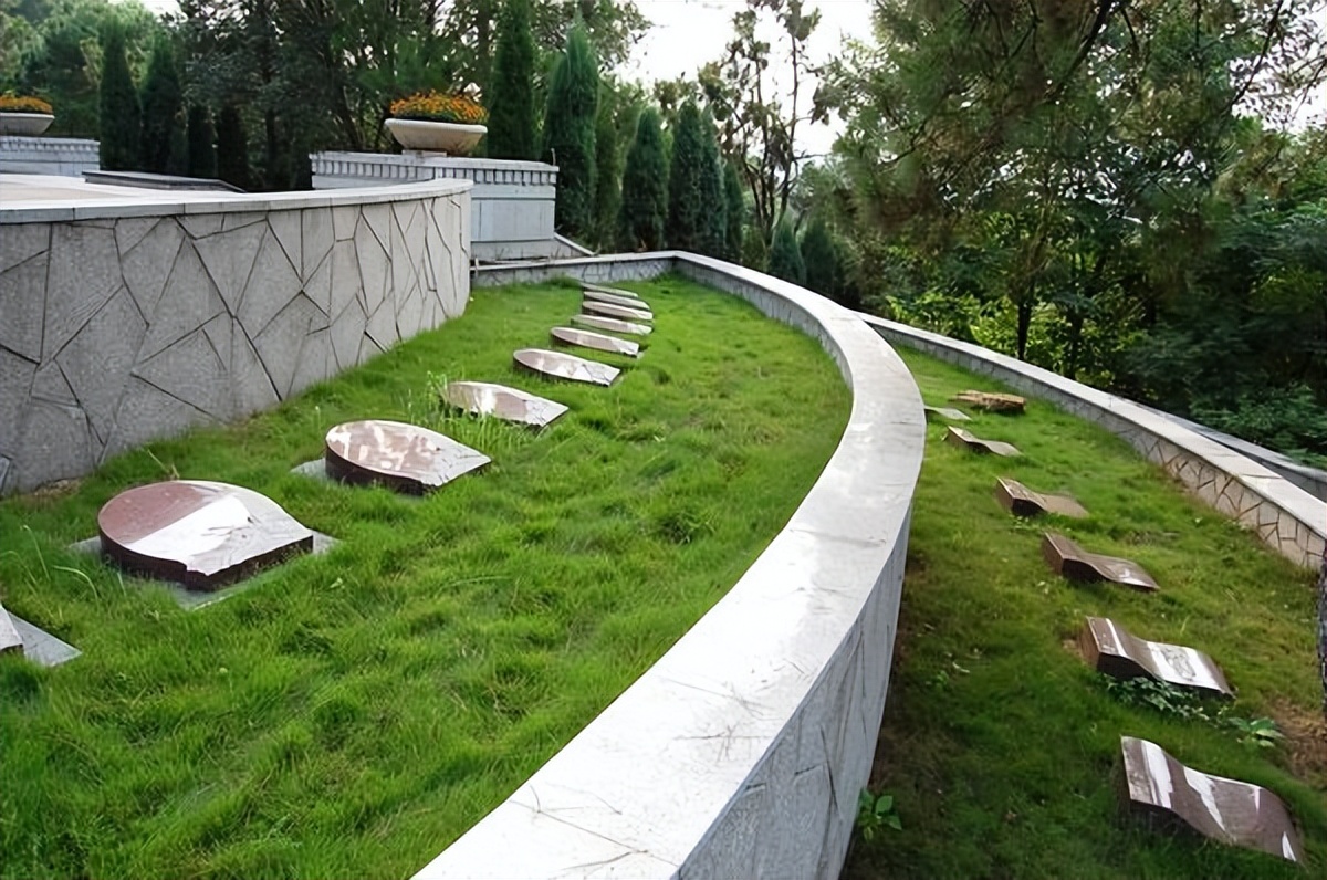 墓地76万,70万一平的墓地