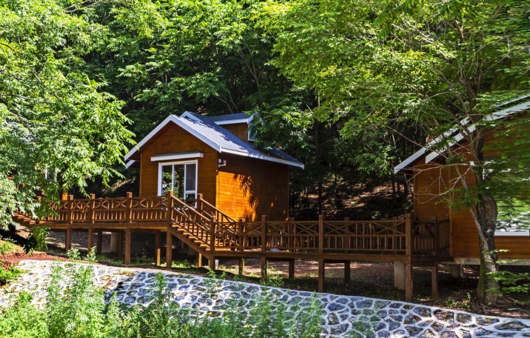 相见恨晚这首歌完整版,原汁原味古色古香的一座小城