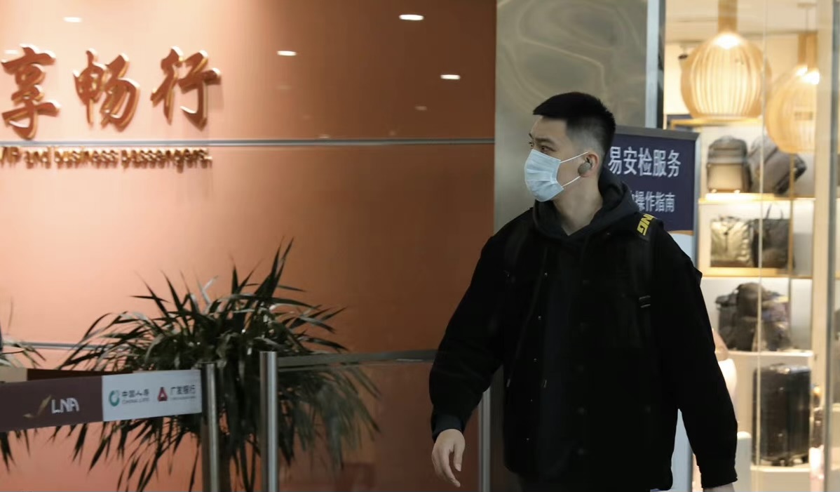 辽宁男篮半决赛杨鸣坐回板凳席,曝杨鸣或重返辽宁男篮