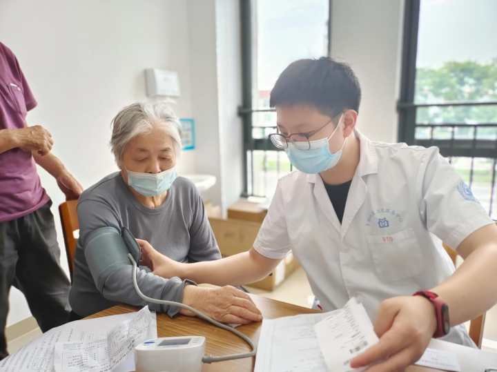 日本人不爱运动却长寿视频,日本人为什么爱喝酒而且又长寿