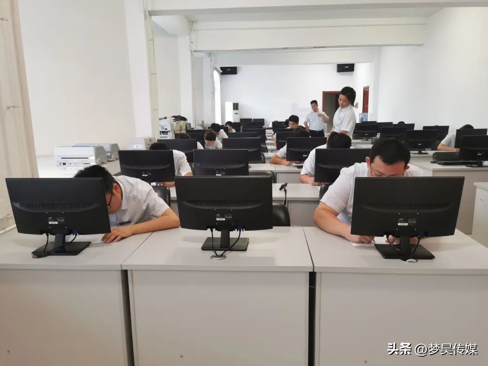 运城农商行小微中心20名增派营销人员培训考试圆满举行