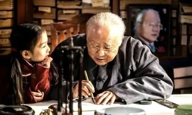 一平尺书法6000元,启功一幅字几千块