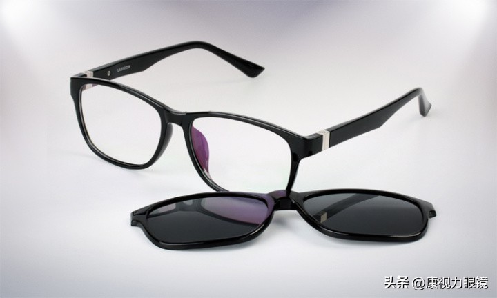 磁吸偏光近视镜和变色镜片哪个好,偏光眼镜镜片染色