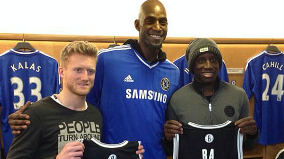 篮球经典回顾科比与詹姆斯,nba球星情结