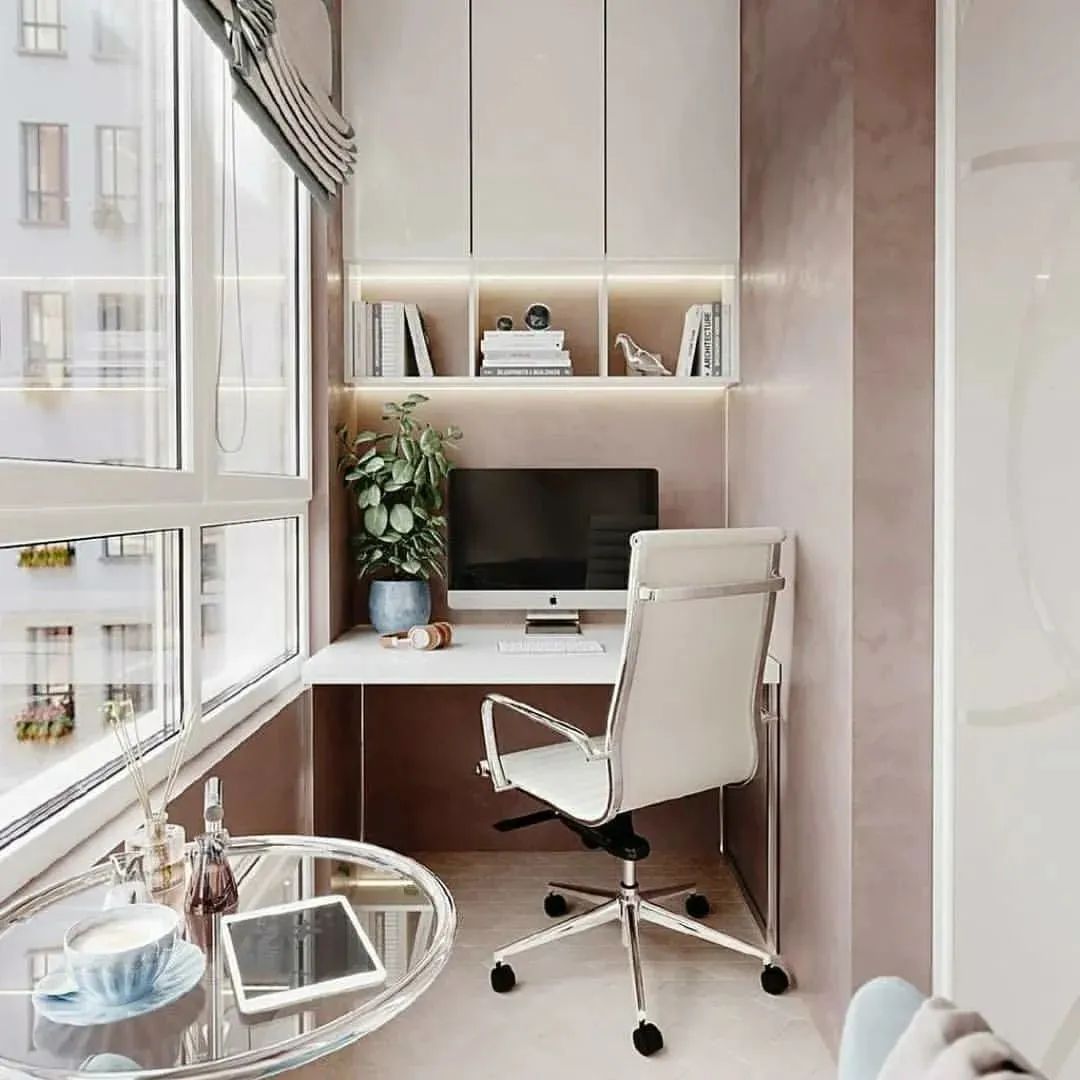 家里阳台怎么像露营感觉,阳台既能晾衣服也能当临时卧室