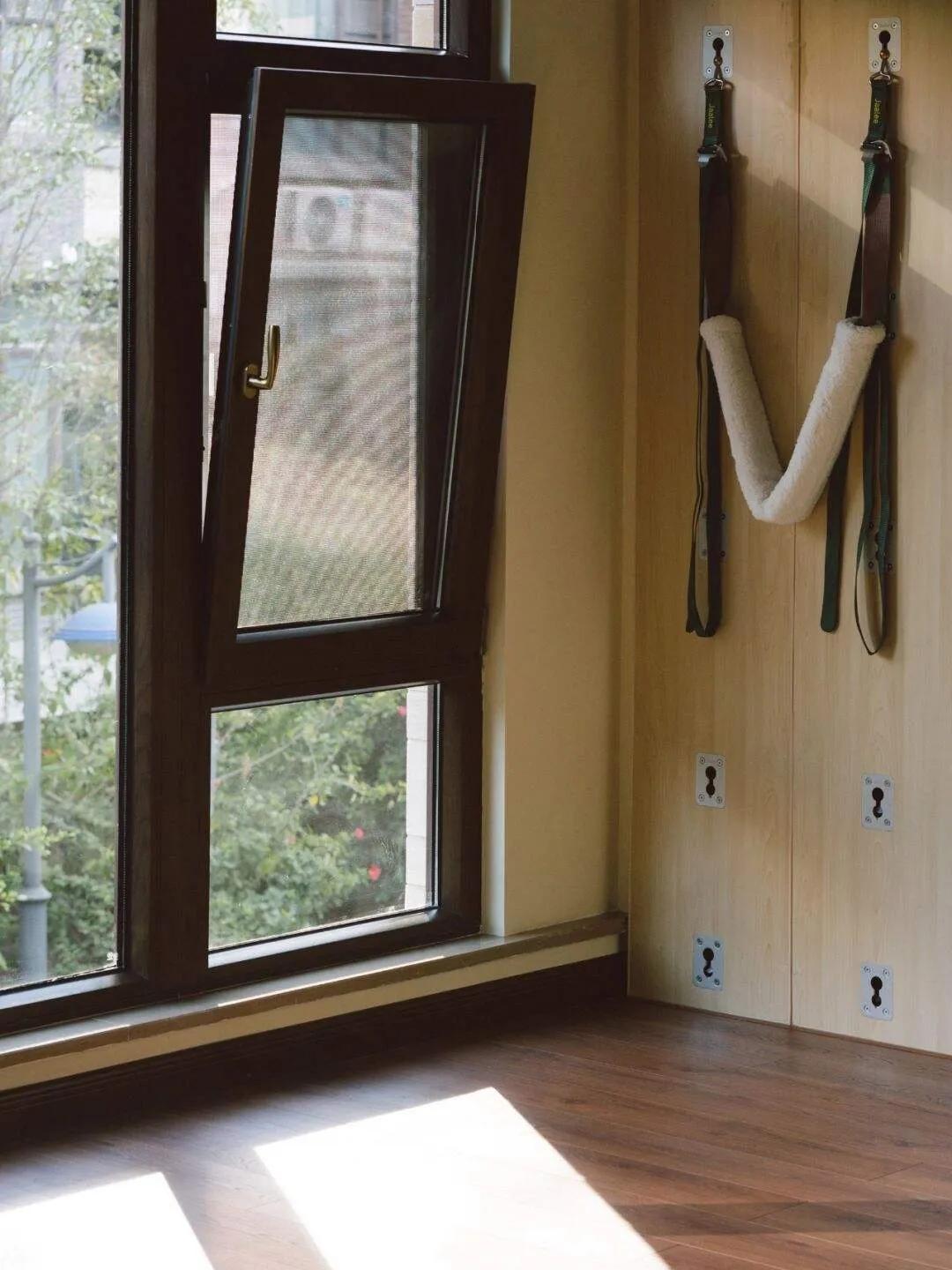 铝包木窗的优点和缺点,铝包木门窗的正确方法