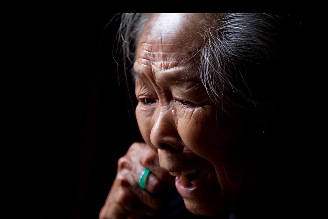 她做了3年助浴师,见过上百个“奇异躯体”,称有人在沐浴中去世