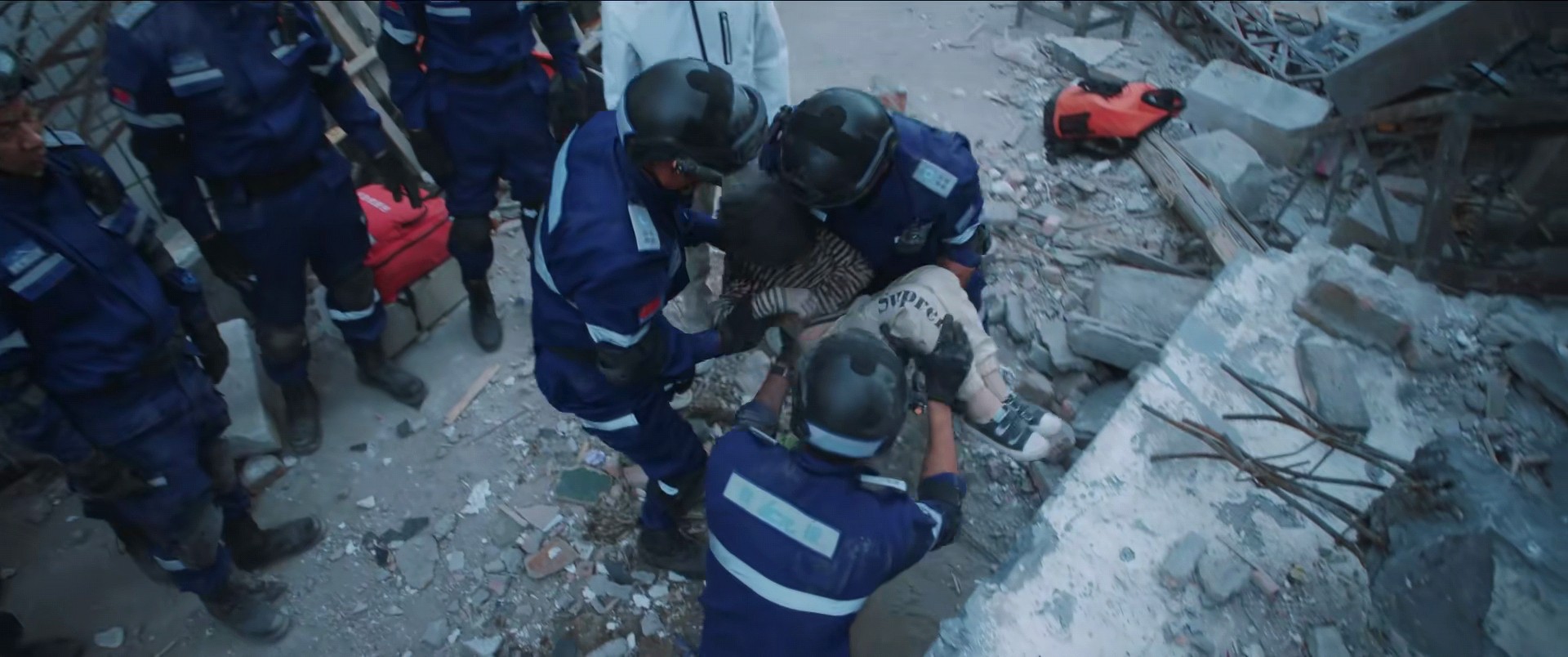 才播出三集就好评不断,追光者豆瓣