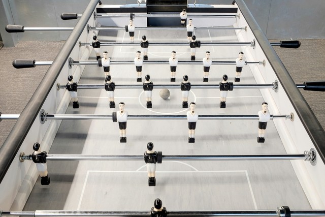 一夜暴富输掉200万,90后干部沉迷赌球输掉2000万