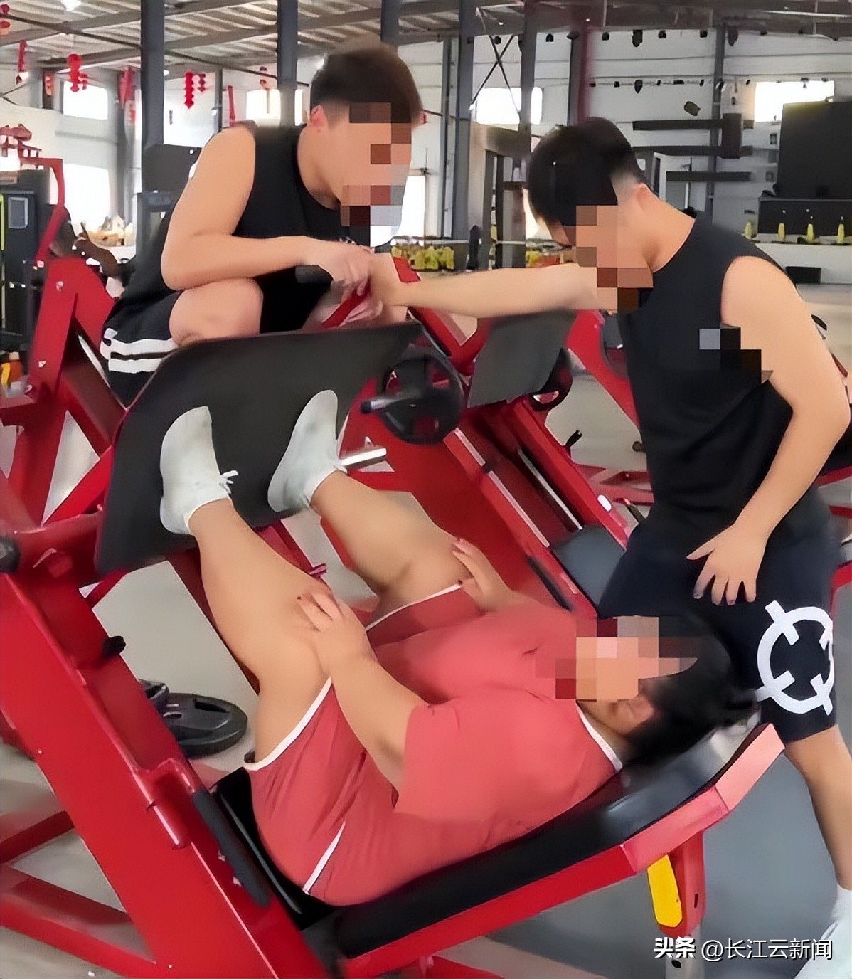 女网红两月暴瘦57斤死亡,312斤女网红减肥暴瘦