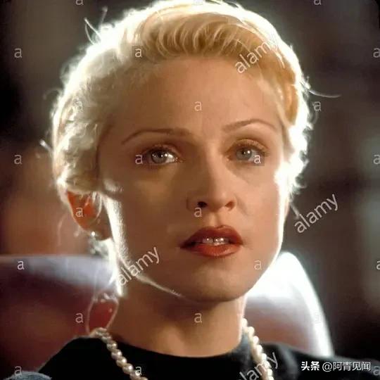 朱丽安摩尔老片,朱丽安摩尔最美图片