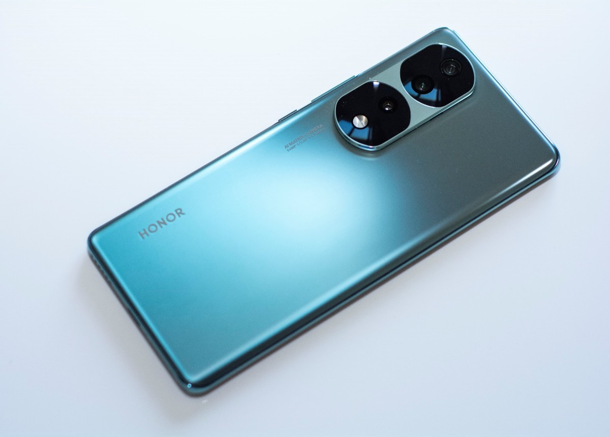 这三款手机才是公认的高配低价,最新的三款性价比高的手机