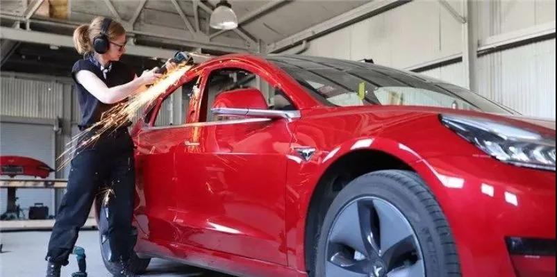 不戴护目镜焊工有什么影响,焊工作业时必须佩戴哪些防护用品