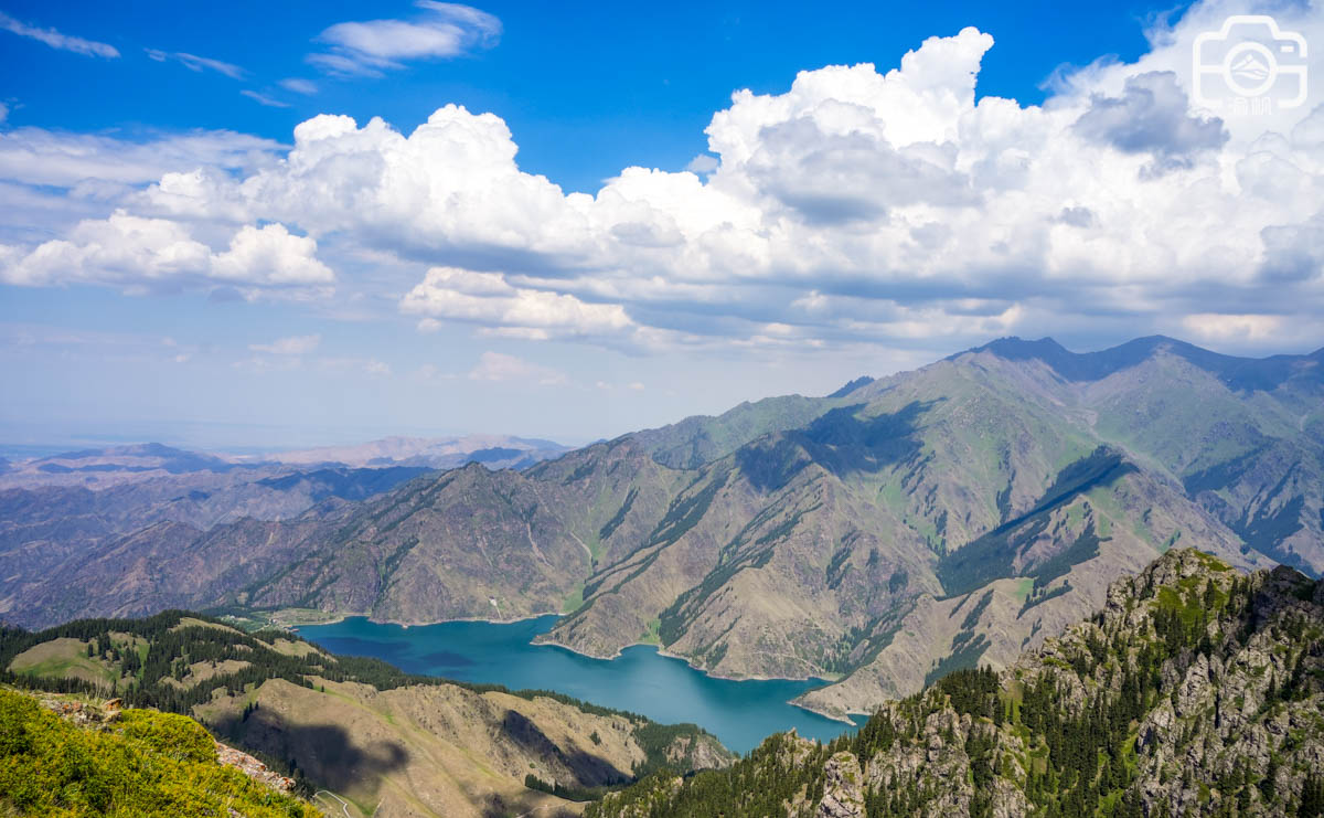 天山天池风景区里西王母瑶池,天山博格达峰下的天池介绍
