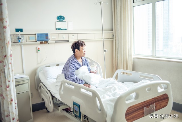 朋友去世微信删不删,朋友离世了她的微信是否删去