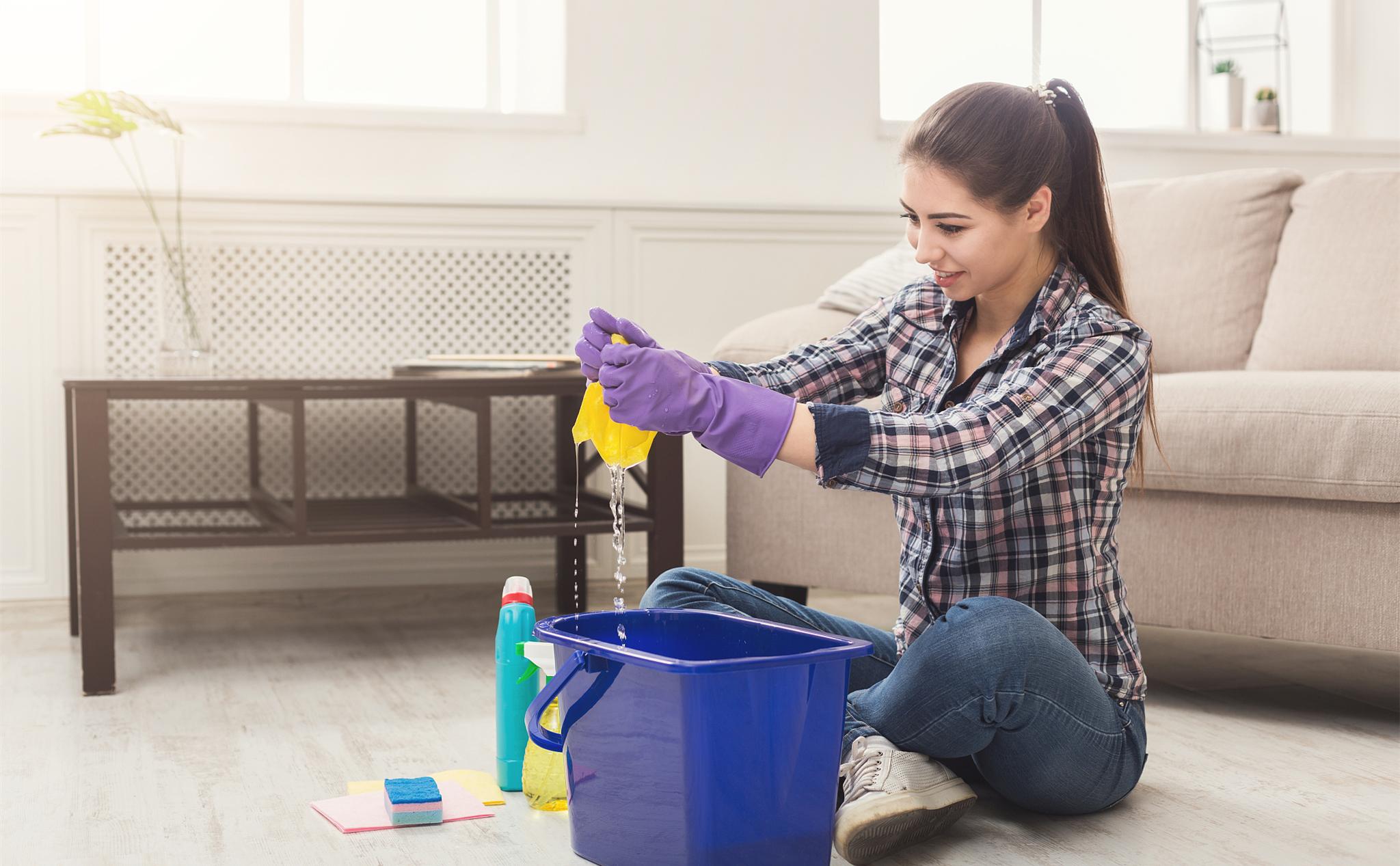 去武汉出差，同学小姨子热情招待我，与她发生幸福的事