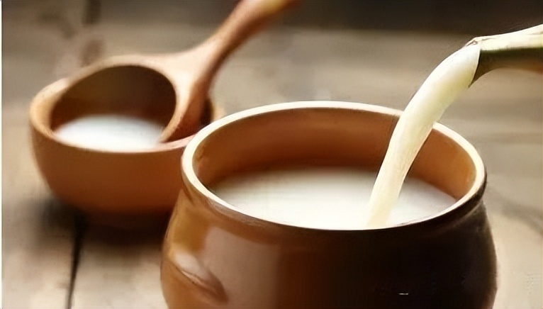 苗家水花酒制作工具,八堡苗家水花酒精美照片