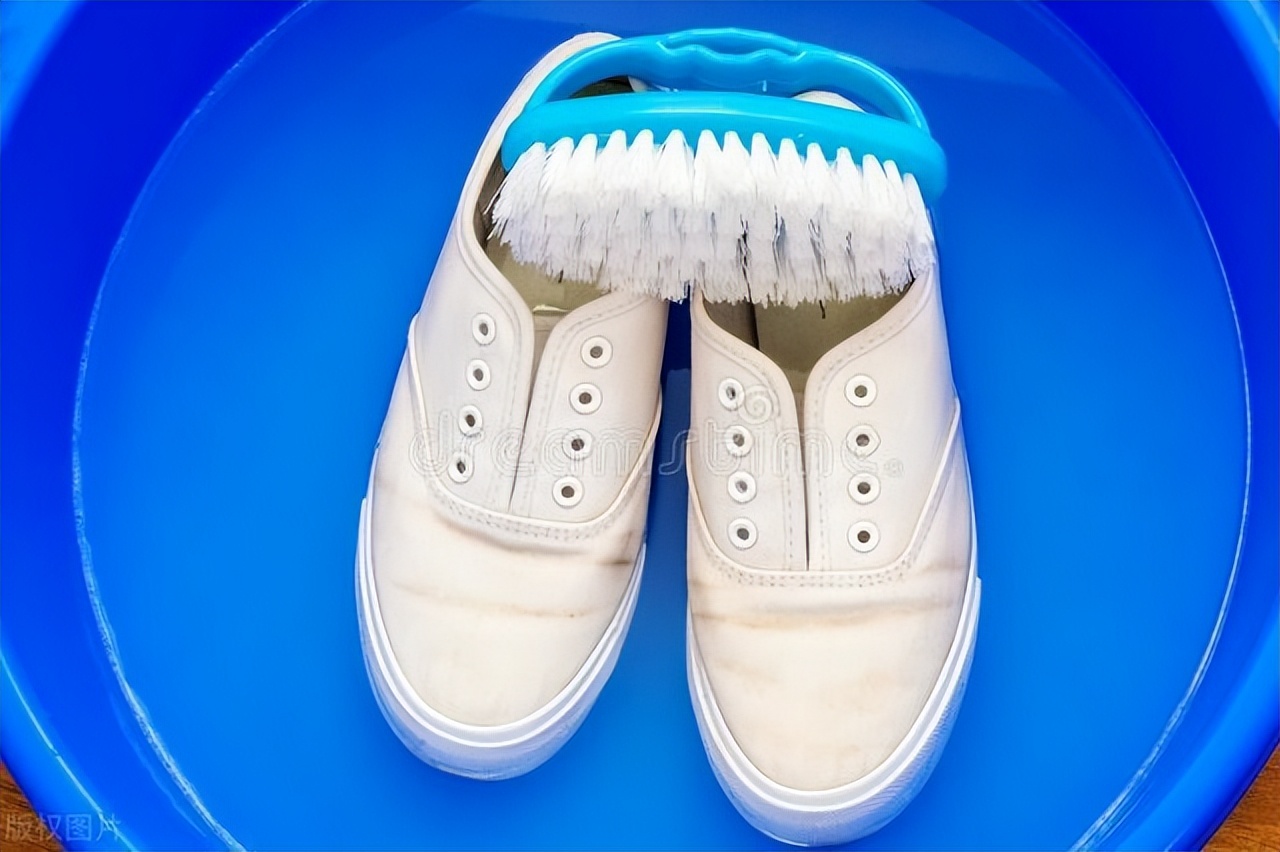 怎么样才能彻底清除脚臭和鞋臭,怎样去除鞋臭最快最有效的方法