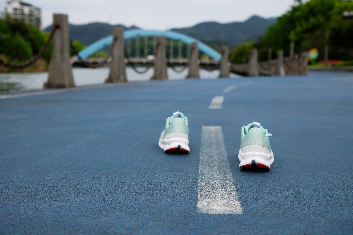 昂跑全新一代cloudsurfer跑鞋,昂跑cloudaway跑鞋评测