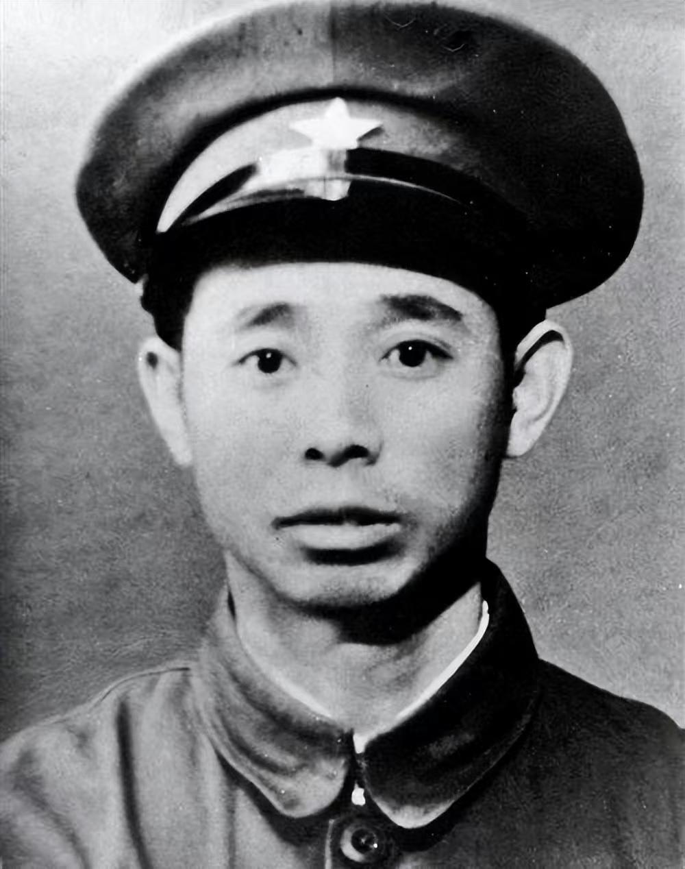 沈阳一学生给烈士陵园扫墓，十几年后才知道，原来他父亲葬在那里