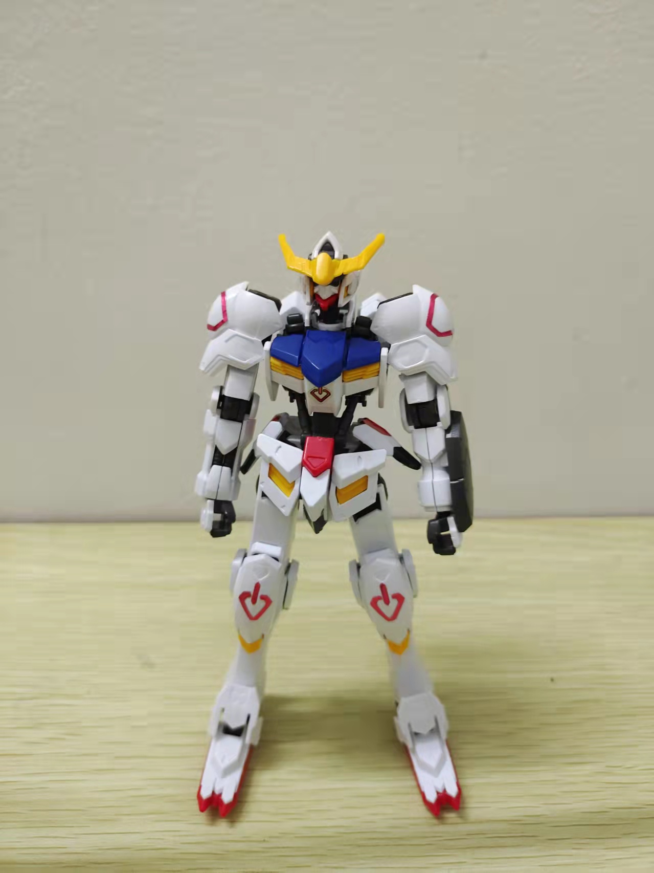 国产hg高达巴巴托斯天狼座,高达模型hg巴巴托斯