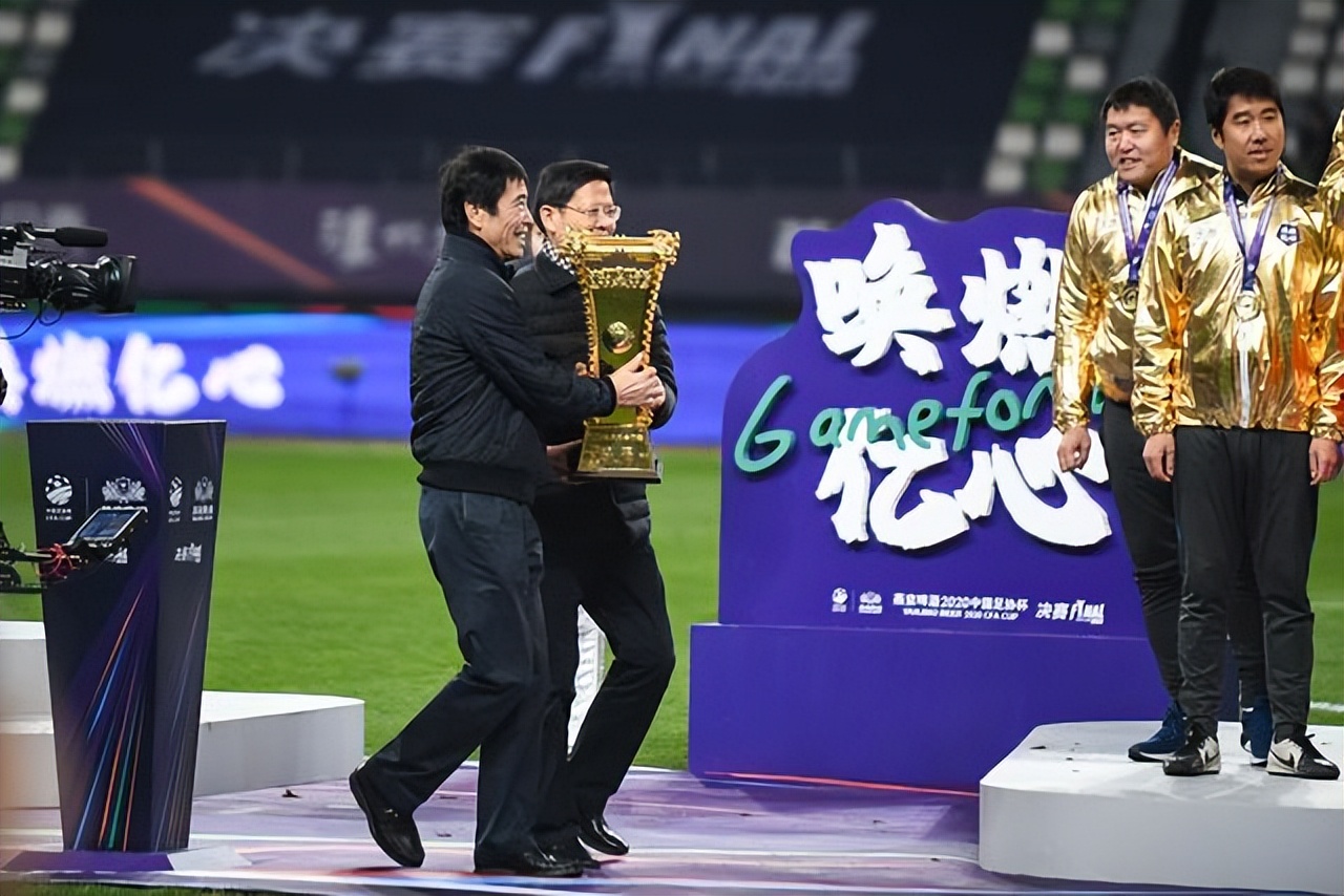 前湖北首富拒绝再投资，怒斥中国足球环境太差，是谁在破坏规则？