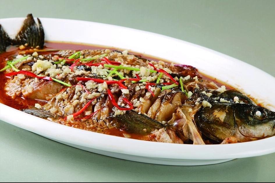 炖鱼要想去腥，别再放料酒了，只需多放2样，鱼肉香嫩，腥味全无