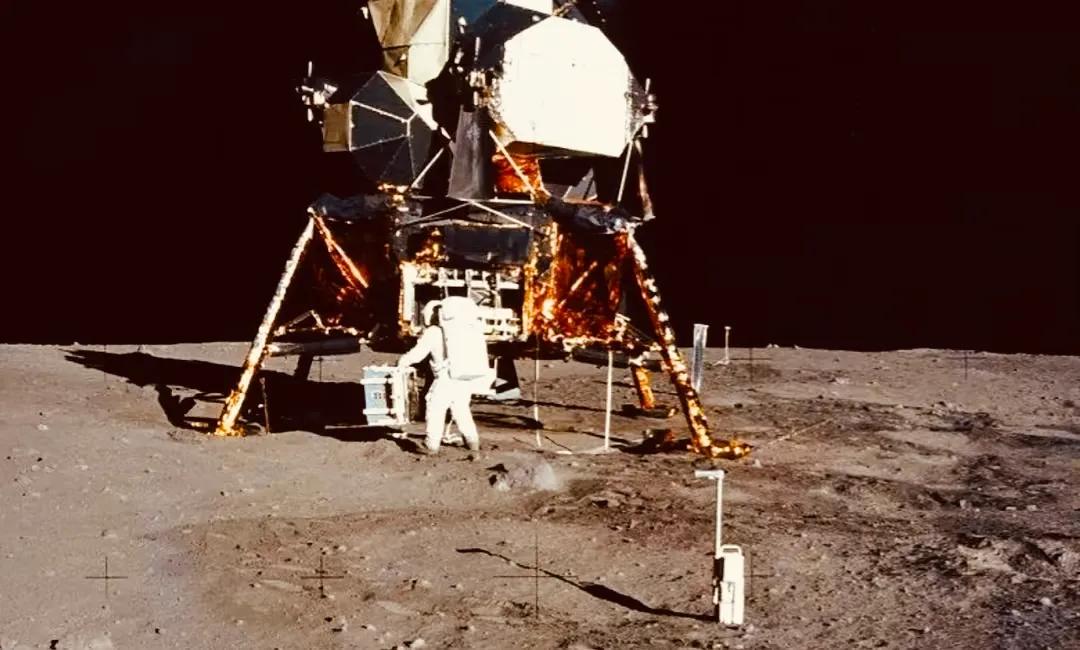 阿波罗登月真的吗,阿波罗登月是真的吗