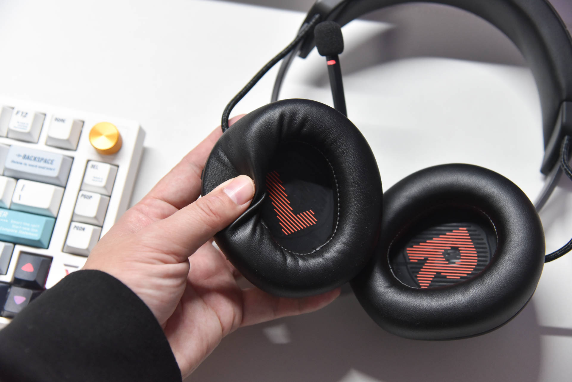 jblquantum100娓告垙鑰虫満娴嬭瘎,鏃犵嚎鑰虫満鐢电珵鑰虫満