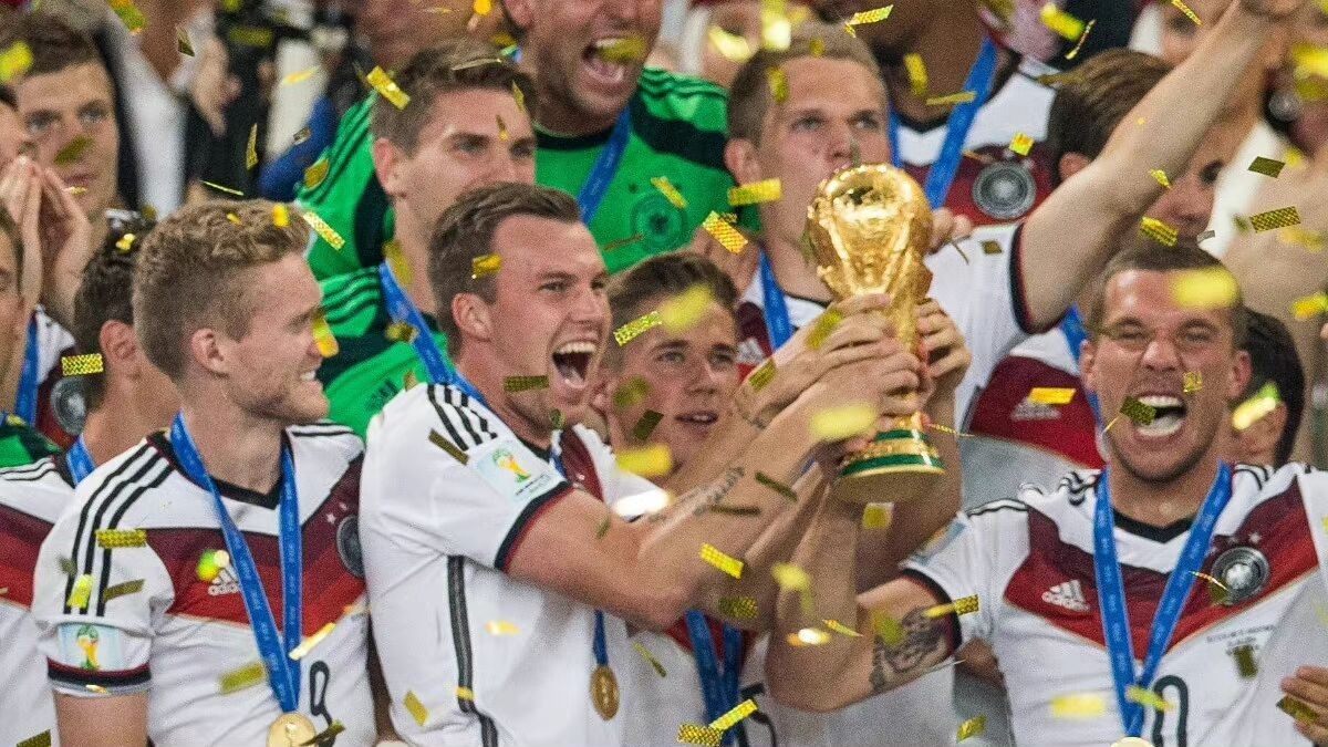 小德可爱的名字,小德足球